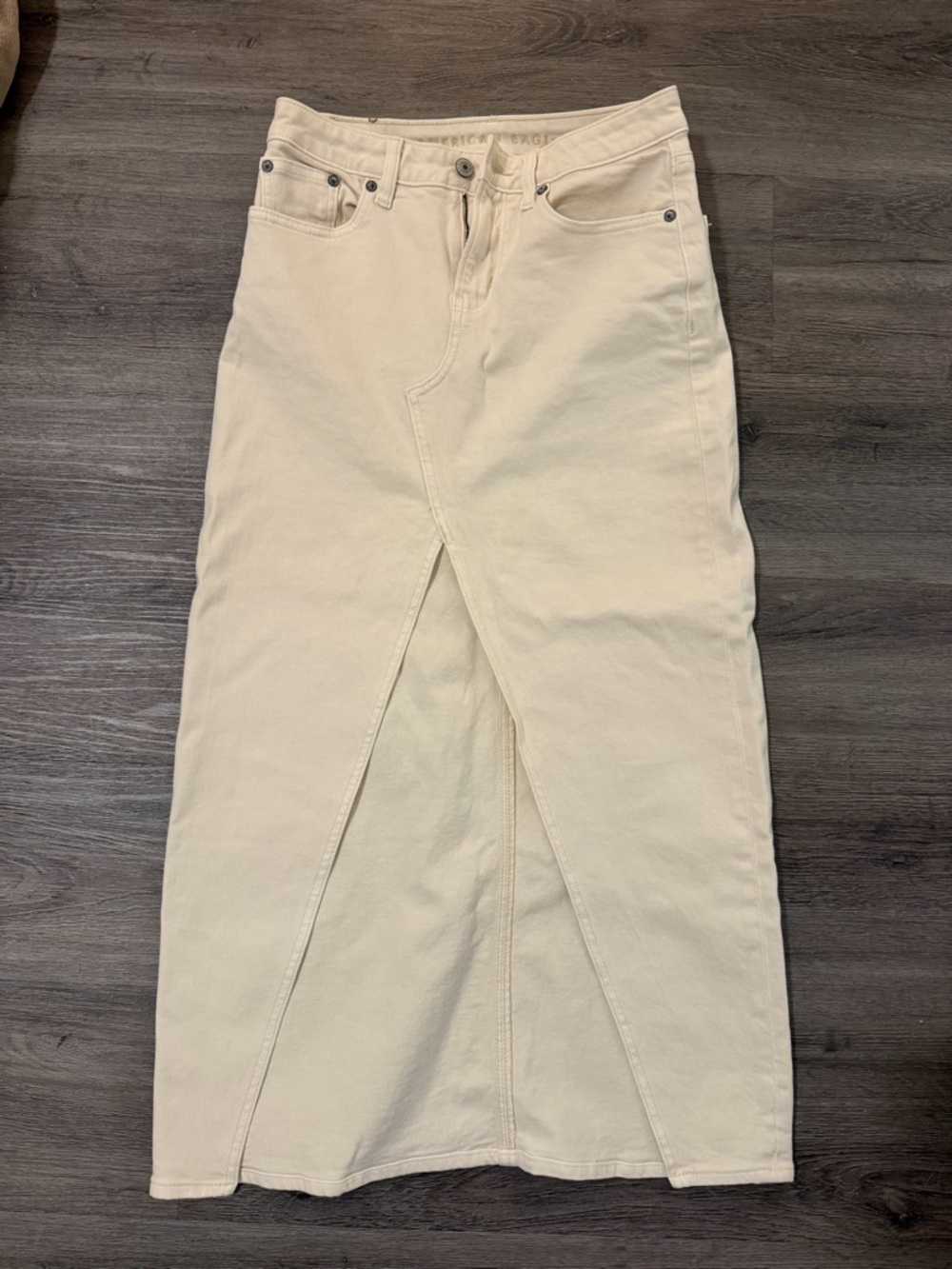 American Eagle Women’s Cream Denim Skirt with Front Slit -runs big